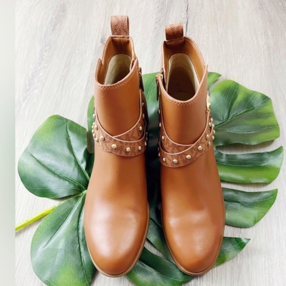 NEW Michael Kors Kincaid Leather Studded Ankle Boots Luggage Color Size 7.5 $295 - Picture 3 of 7